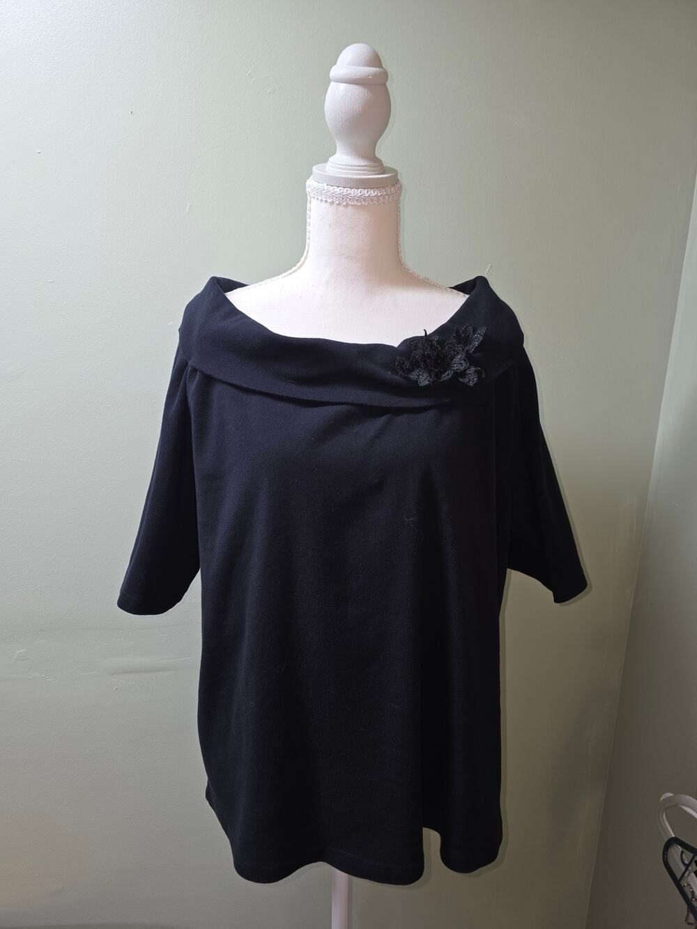Requirements Women's Size 3X  Black Cowl Neck Top Floral Applique Knit